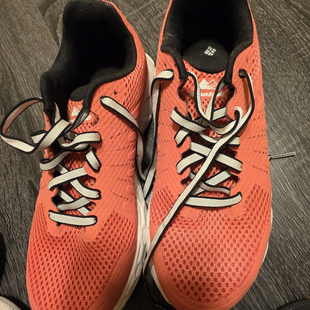 Columbia Women's Vibrant Coral Athletic Shoes